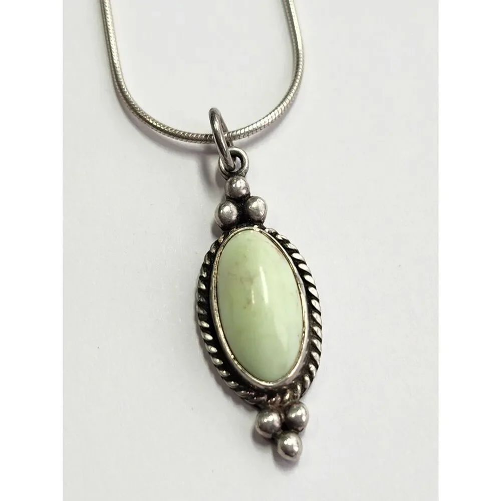 Sterling Silver Chrysoprase Oval Stone Pendant Necklace 19"chain